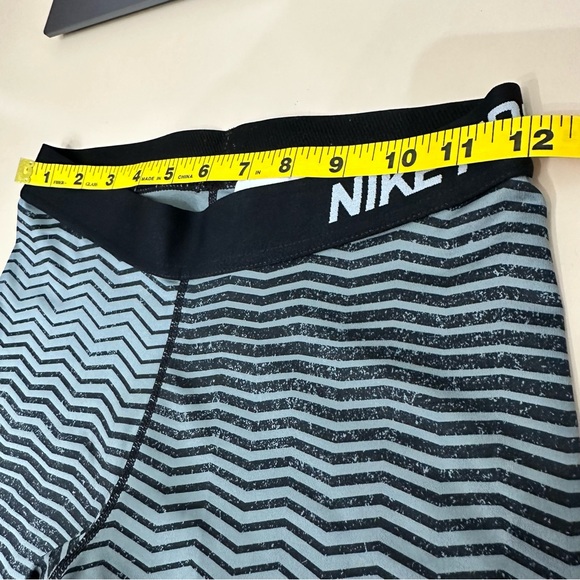 Nike Pro Dri-Fit Leggings Size Medium - Picture 10 of 11